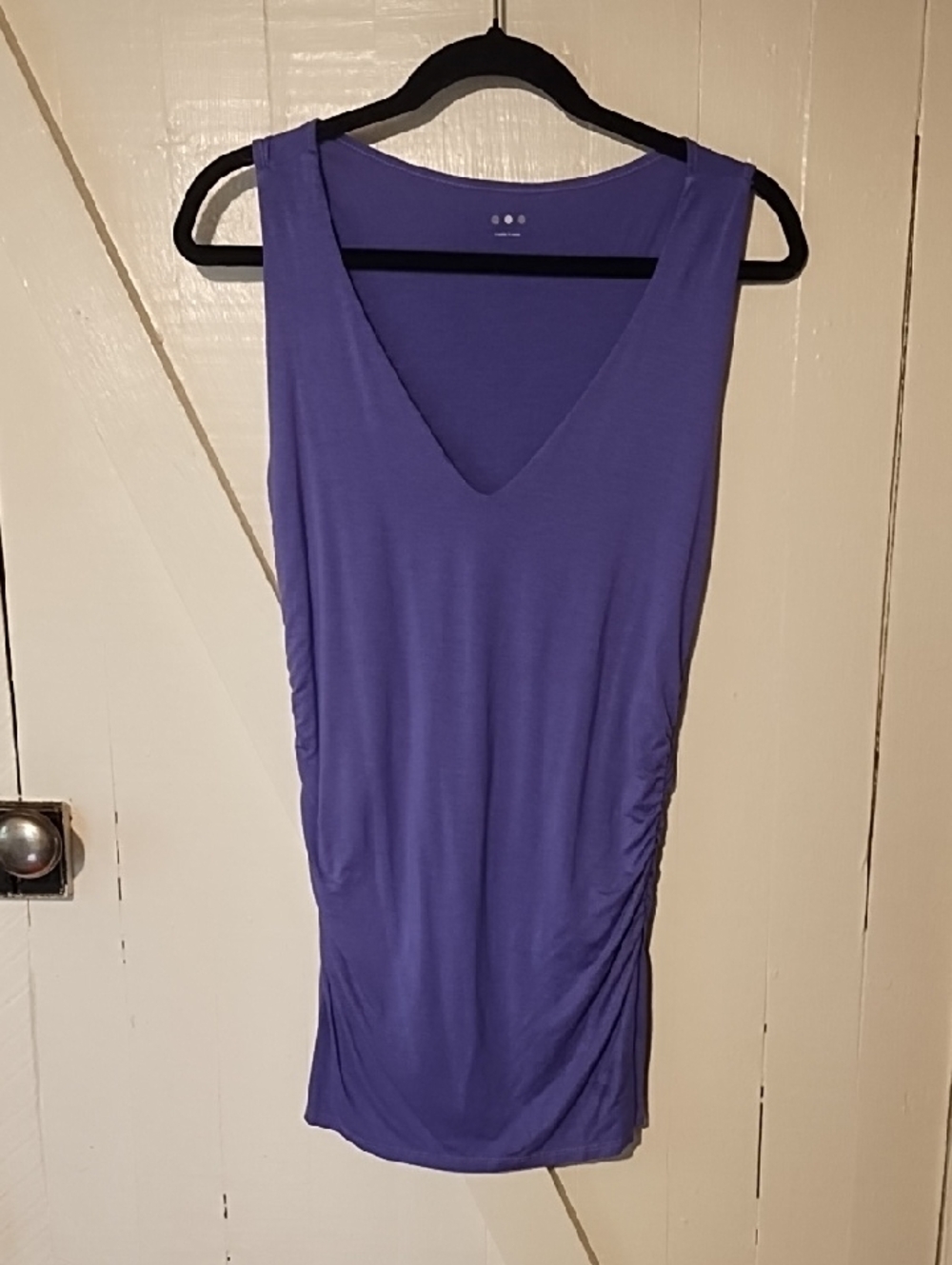 Three Dots Sleeveless V-Neck Tank Top in Purple Shirred Sides Medium Maternity.